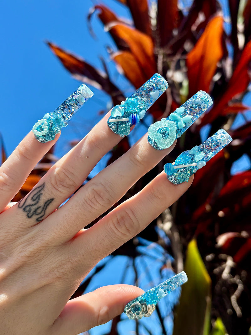 Aquarium / Liquid Shaker Nails