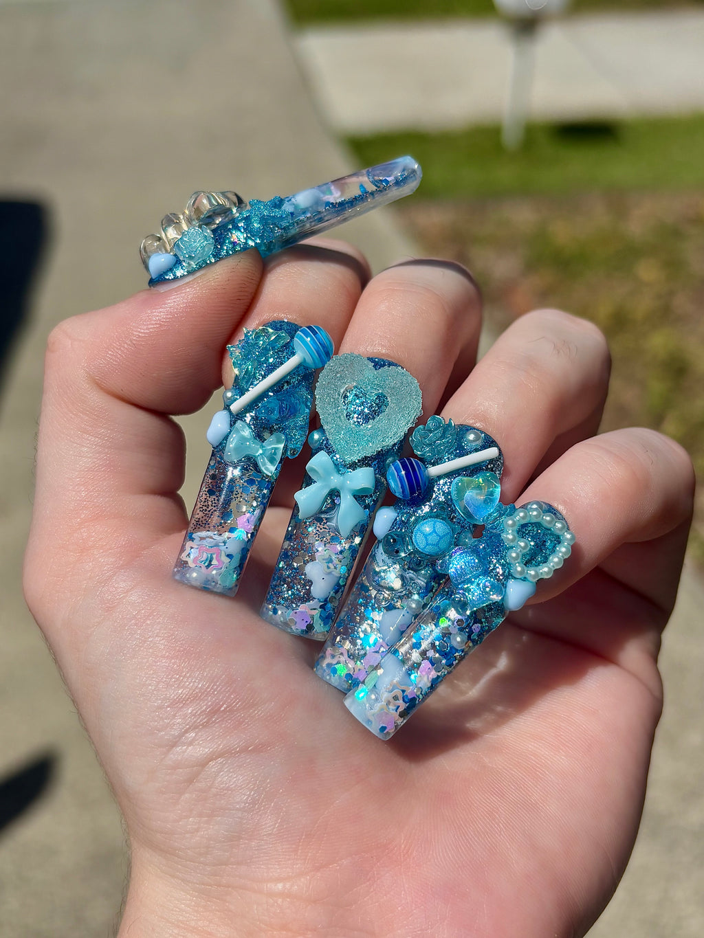 Icy Blue Aquarium Junk Nails
